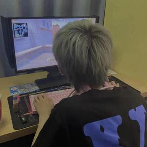 男生把🐔扎进男人屁股里
